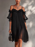Vestito nero corto in chiffon a spalle scoperte con bordo in pizzo