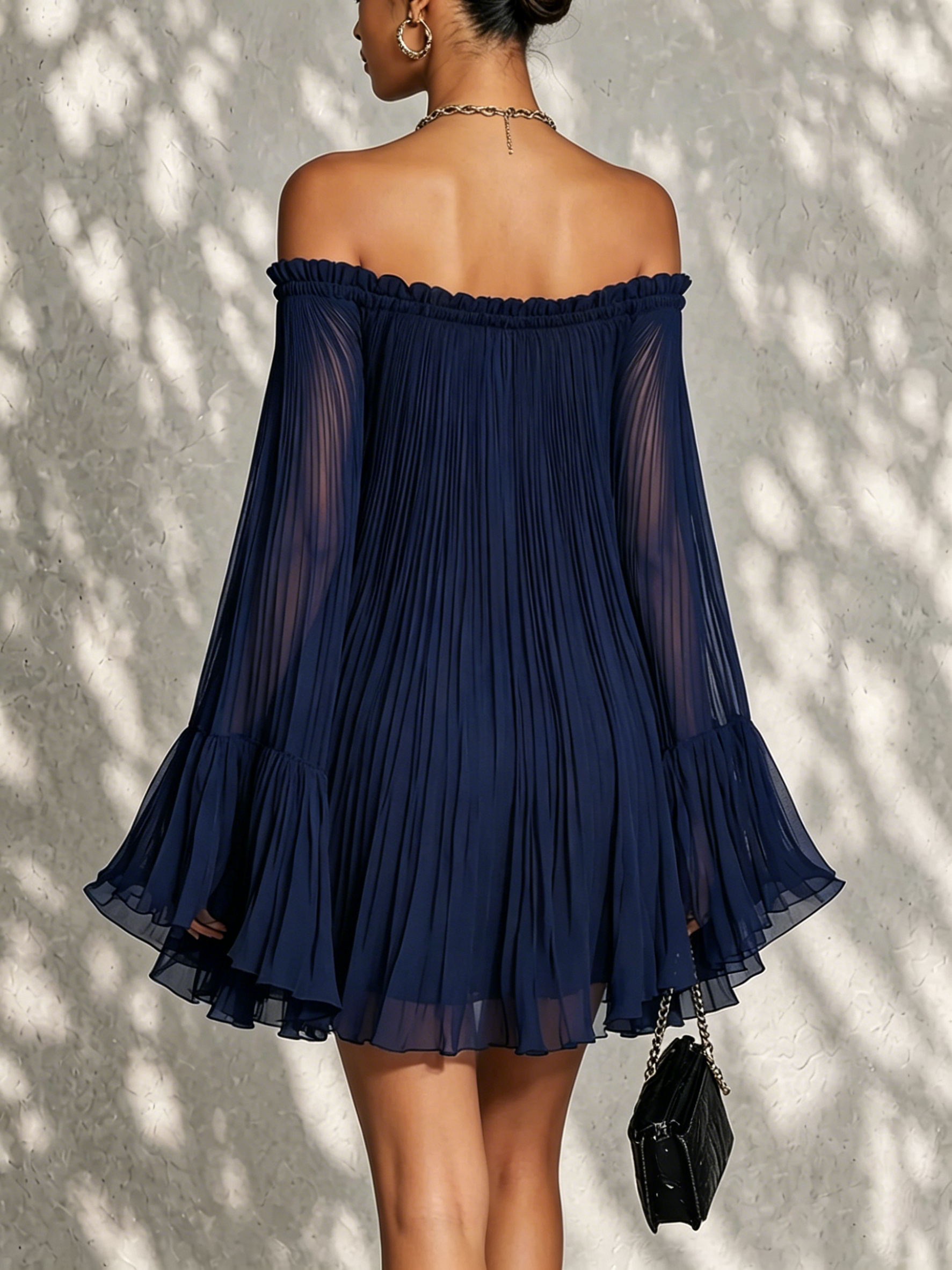 Flavia | Mini abito blu notte plissettato con scollo off-shoulder